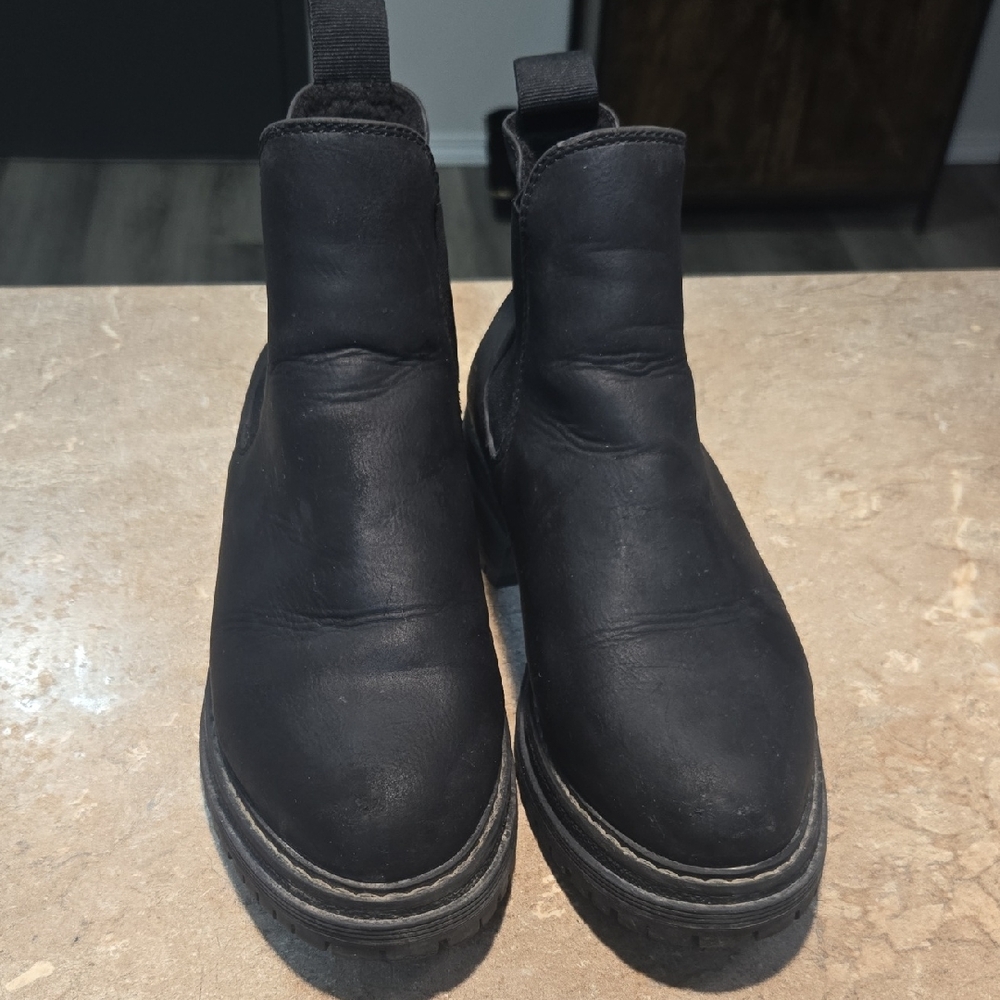Black Leather Womens  Roxy Chelsea Boots